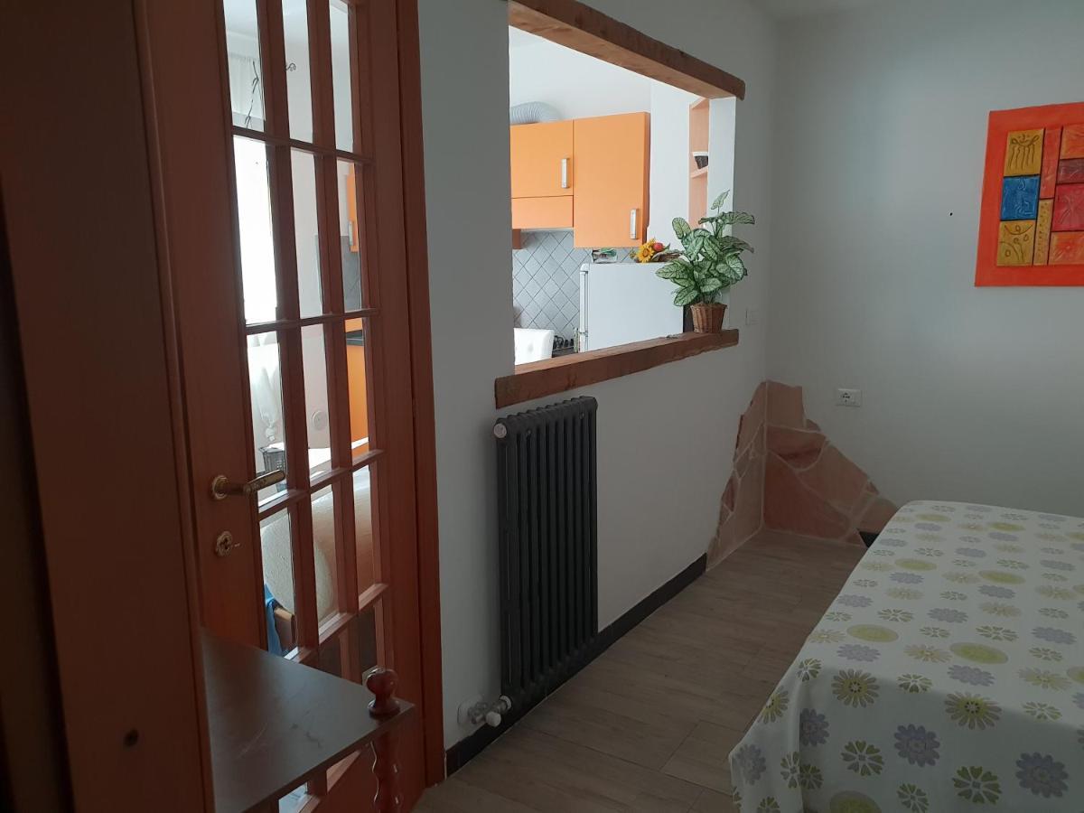 לינה וארוחת בוקר Magliolo Casa Vacanze L'Agrifoglio מראה חיצוני תמונה