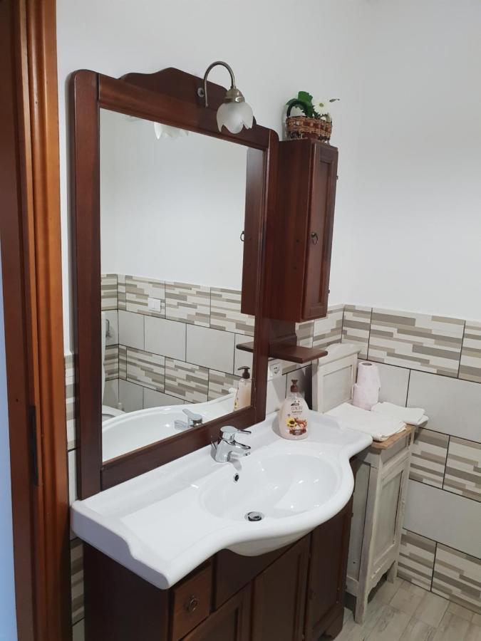 לינה וארוחת בוקר Magliolo Casa Vacanze L'Agrifoglio מראה חיצוני תמונה