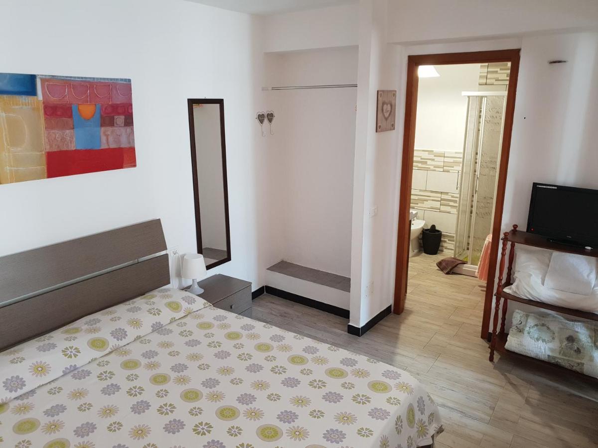 לינה וארוחת בוקר Magliolo Casa Vacanze L'Agrifoglio מראה חיצוני תמונה