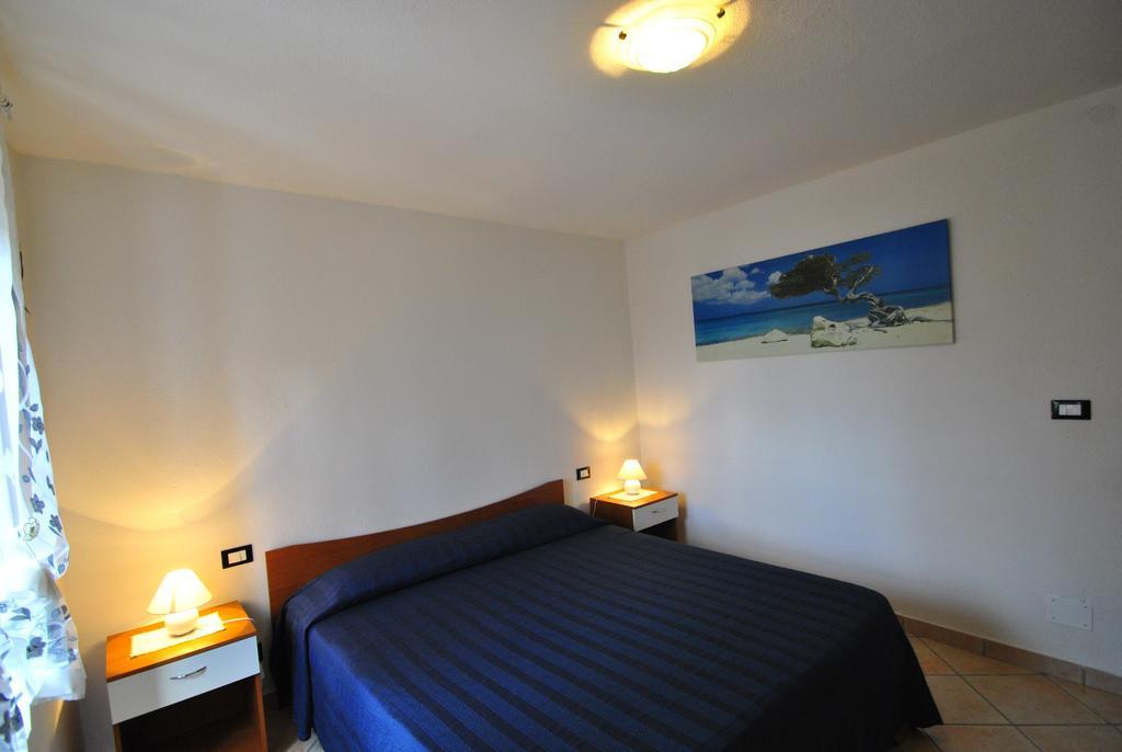 לינה וארוחת בוקר Magliolo Casa Vacanze L'Agrifoglio חדר תמונה