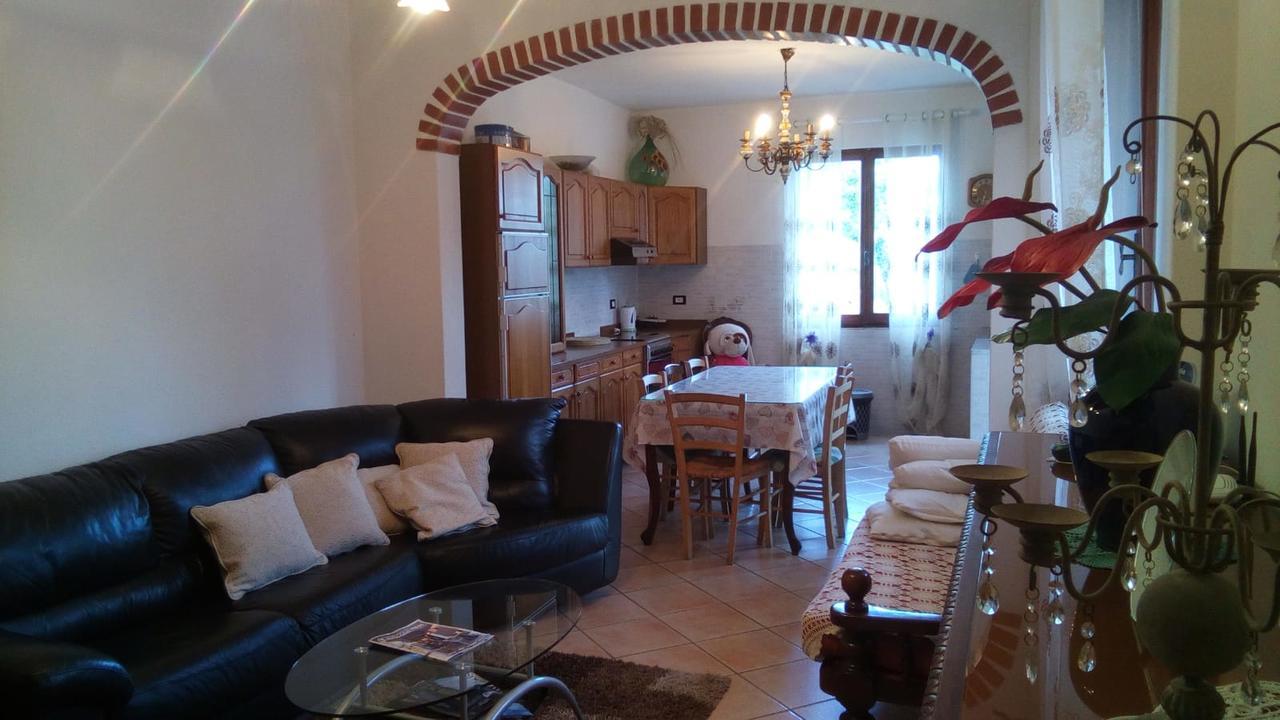 לינה וארוחת בוקר Magliolo Casa Vacanze L'Agrifoglio מראה חיצוני תמונה