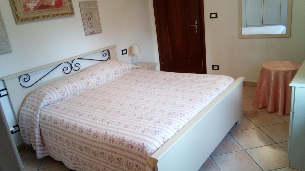 לינה וארוחת בוקר Magliolo Casa Vacanze L'Agrifoglio מראה חיצוני תמונה